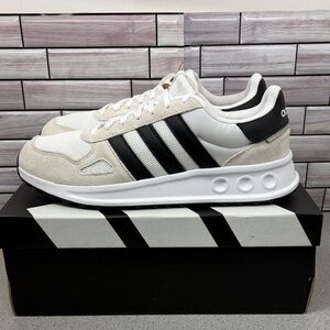 New Adidas Run 84 Men’s size 10.5 Cloudfoam comfort MSRP$100 White suede/black